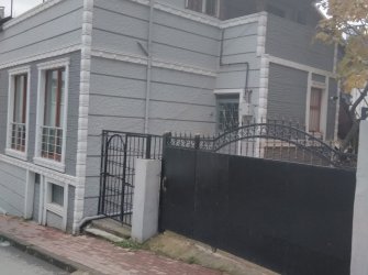 Çayırova Akse'de Satılık 2 Daire + Dükkanlı Komple Bina