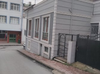 Çayırova Akse'de Satılık 2 Daire + Dükkanlı Komple Bina